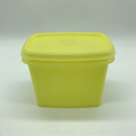 Vintage Retro Yellow Tupperware Storage Container Kitchen With Lid - Picture 1 of 11